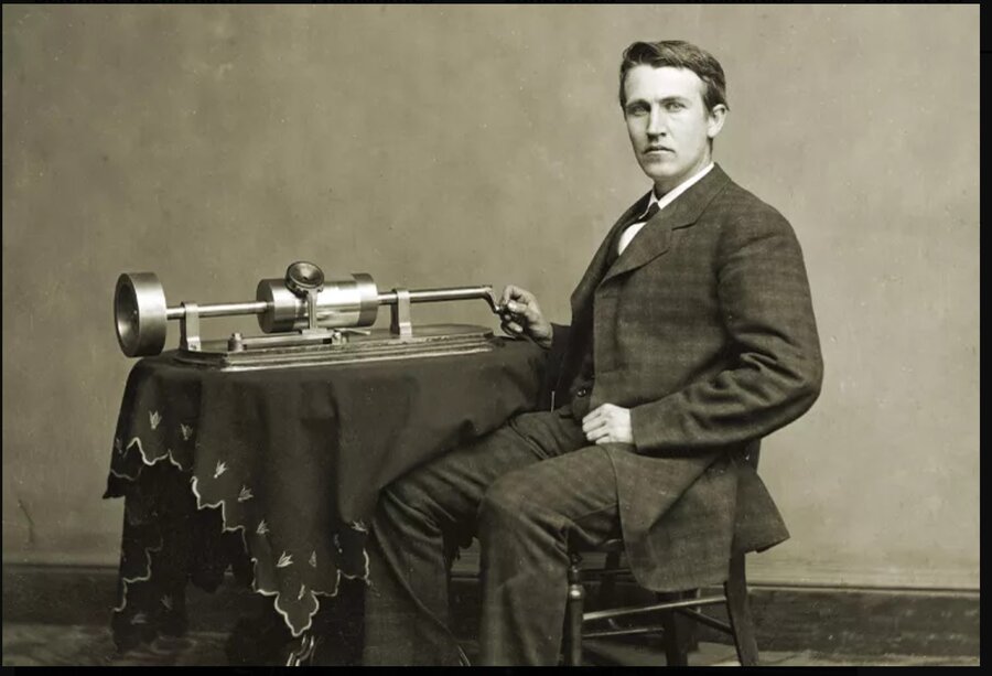 edison phonograph.jpg