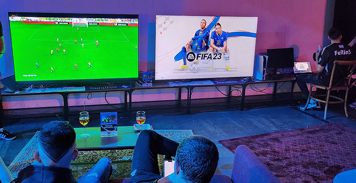 נבחרת הגיימרים של ישראל, NOM Gaming, ששחקניה שיחקו FIFA 22 מול טלוויזיות ענק של סמסונג בשילוב PS5