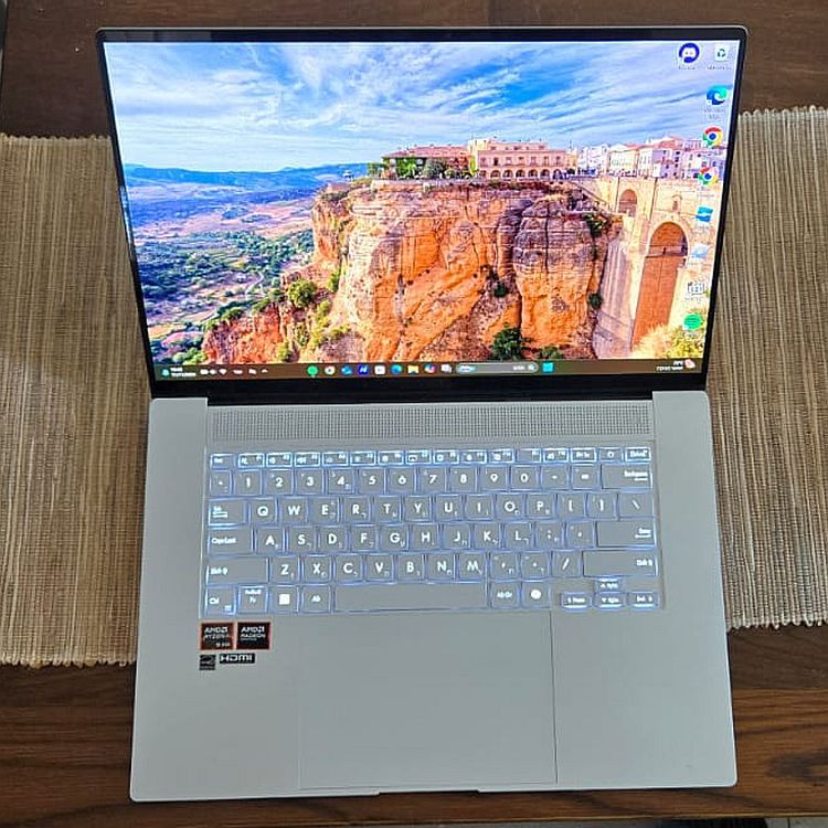 ASUS Zenbook S 16